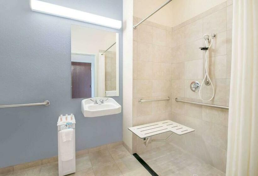 适合残疾人使用的标准间, Microtel Inn & Suites By Wyndham Stanley