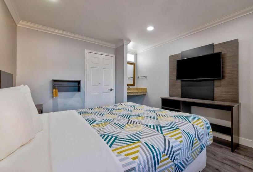 Номер Стандарт, Motel 6 South Gate CA