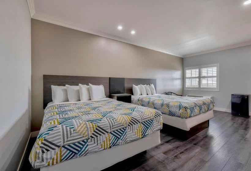 Номер Стандарт, Motel 6 South Gate CA