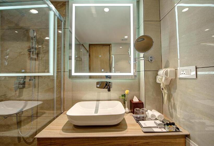 Номер Стандарт с Балконом, Best Western Plus Revanta Mcleod Ganj