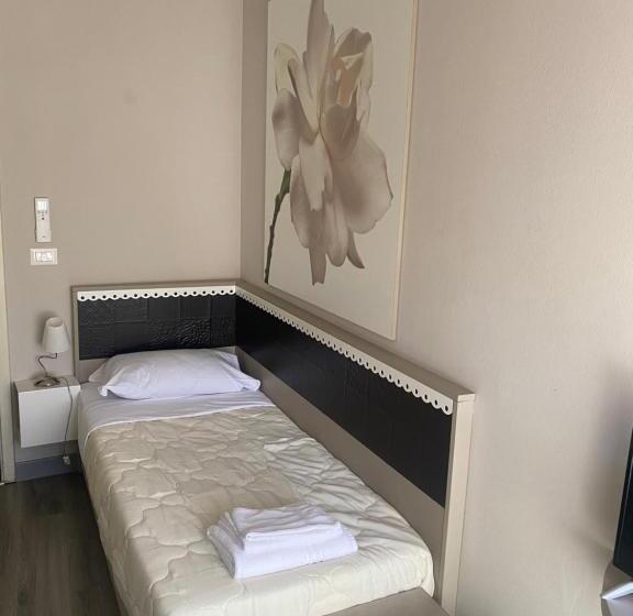 Номер Стандарт Индивидуальный, Albergo Leon D Oro