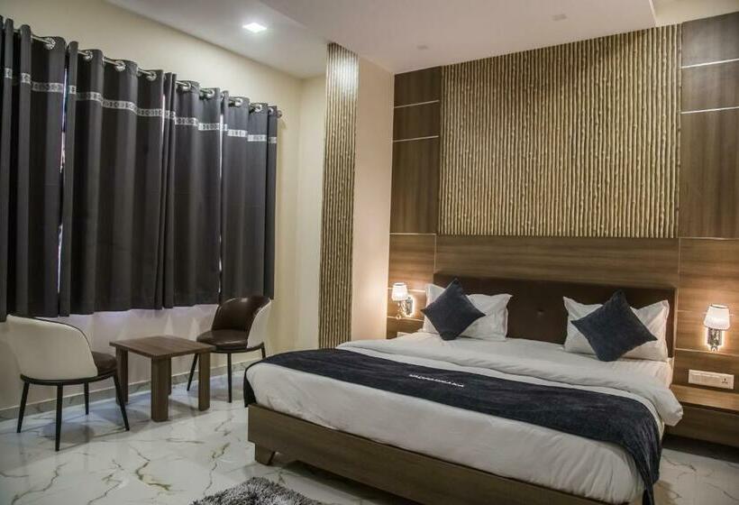 اتاق لوکس, Vadpadraka Hotel And Resort