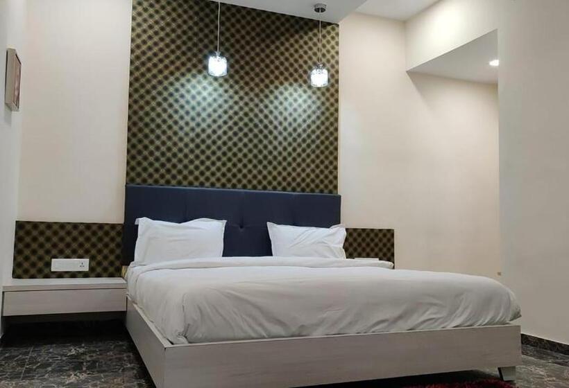 سوییت, Vadpadraka Hotel And Resort