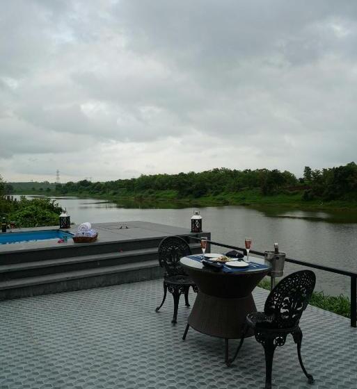 Люкс Кровать Кинг, Anchaviyo Resort