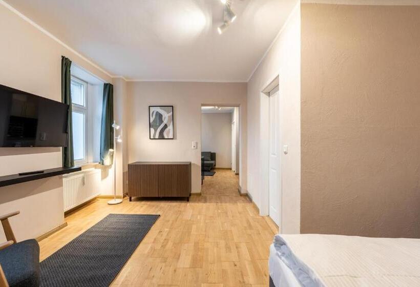 آپارتمان 1 خوابه همکف, Suite & Apart