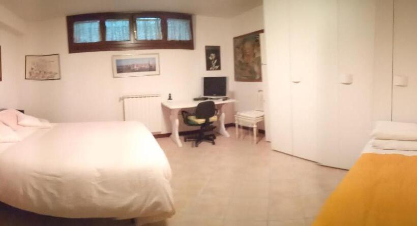 Семейный Номер, Casa Di Amici