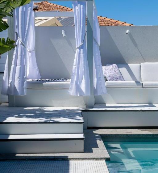 شقة غرفة واحدة, Mindarie Retreat
