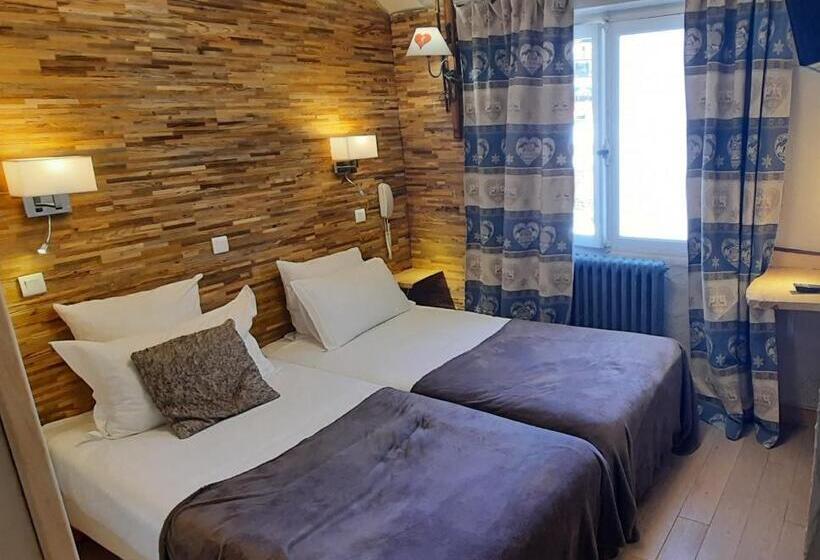 기본 패밀리 룸, Hôtel Chastellares