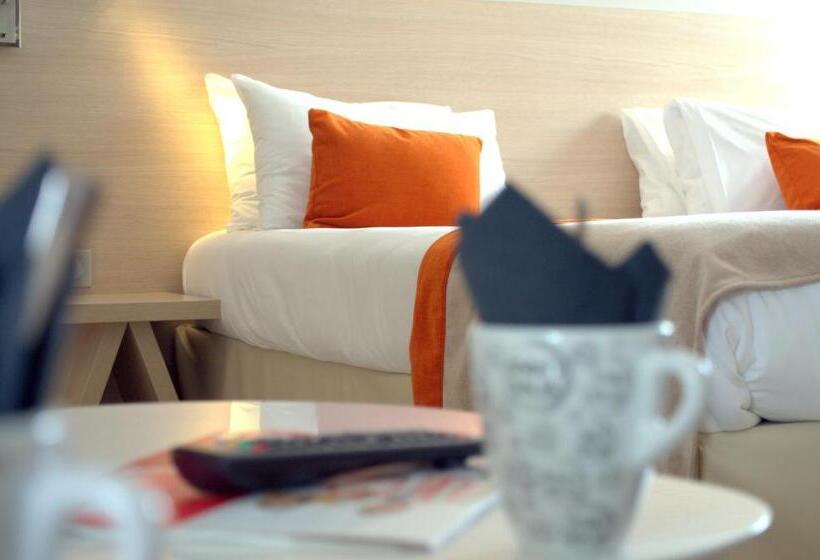 Номер Superior, Kyriad Prestige Vannes Centre  Palais Des Arts