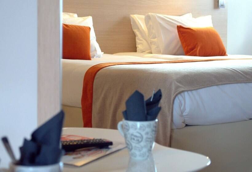 Номер Superior, Kyriad Prestige Vannes Centre  Palais Des Arts