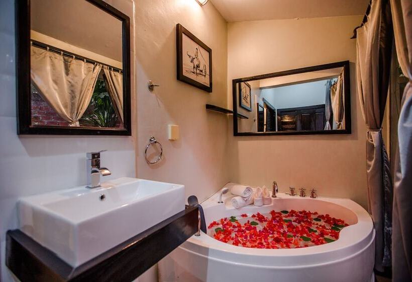 Номер Deluxe, The Sanctuary Villa Battambang