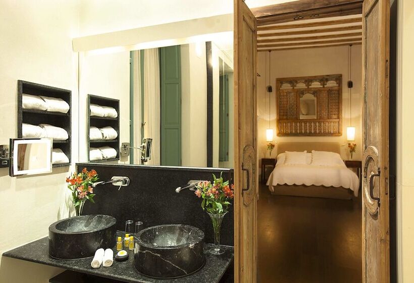 سوییت جونیور, Boutique Corral Del Rey