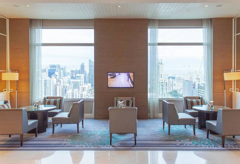 سوییت جونیور, Radisson Blu Plaza Bangkok