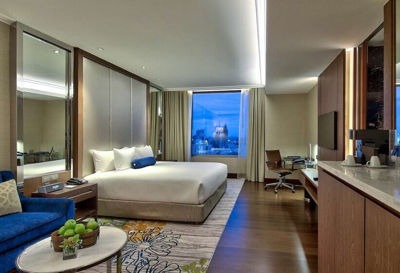 سوییت جونیور, Radisson Blu Plaza Bangkok
