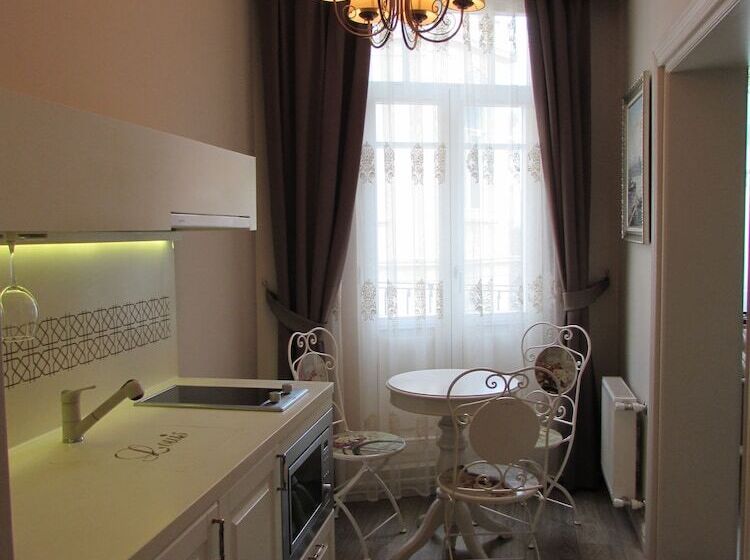 سوییت لوکس, Louis Appartements Galata