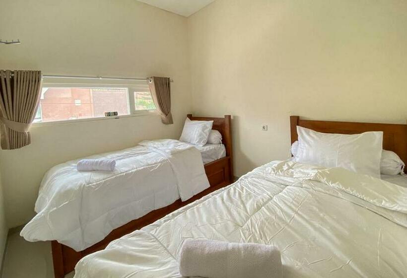 Номер Стандарт, Nipa Guest House Near Universitas Widyagama Mitra Reddoorz