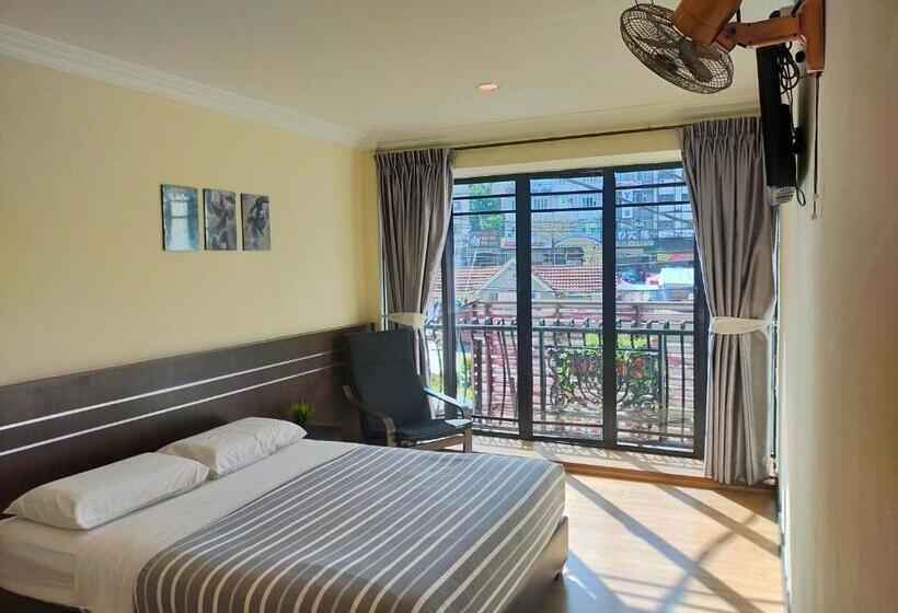 Номер Deluxe с Балконом, Hong Kong