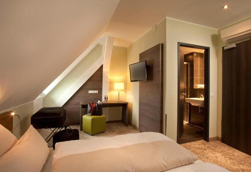 Номер Стандарт, Jakob Regensburg Downtown, Best Western Signature Collection