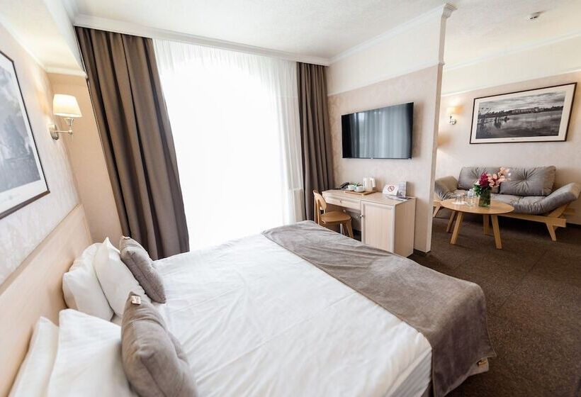 Полулюкс, Nota Bene Hotel & Restaurant