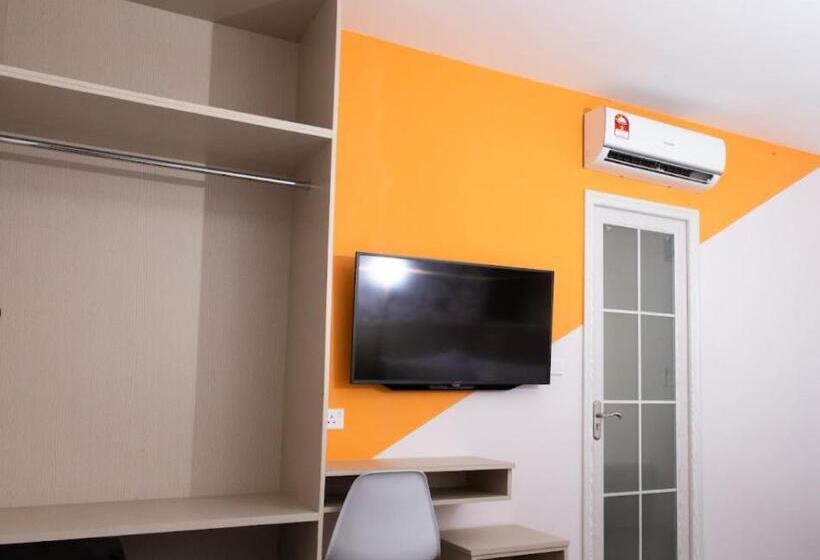 Семейный Номер, The Crown Hotel Klia