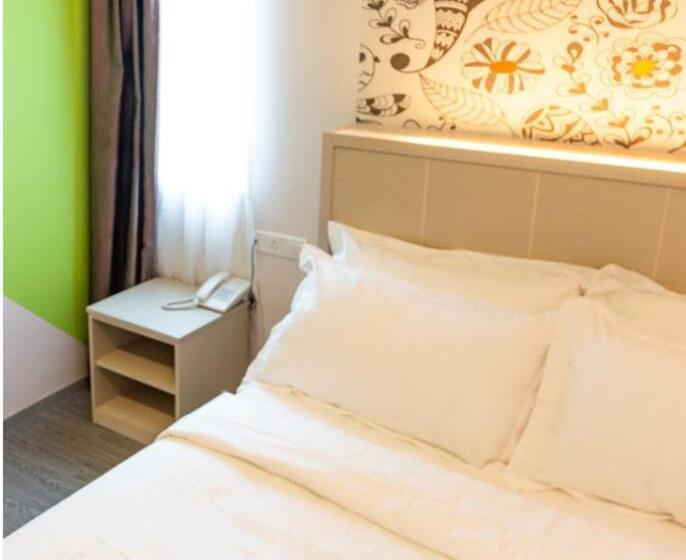 Номер Superior, The Crown Hotel Klia