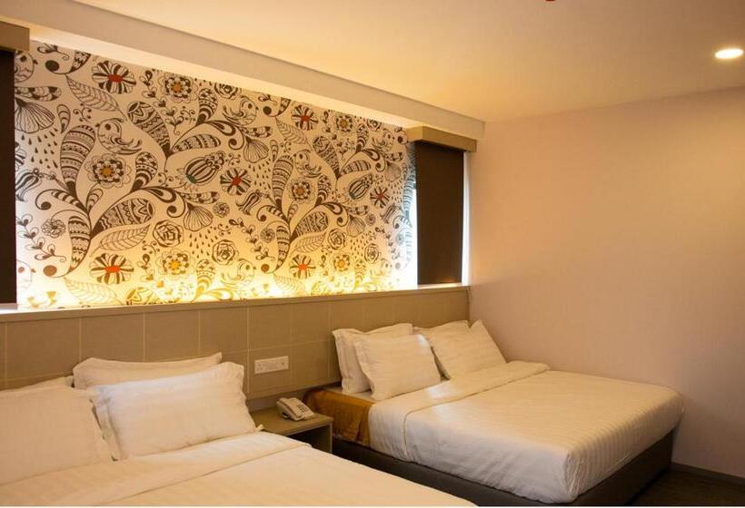 Семейный Номер, The Crown Hotel Klia