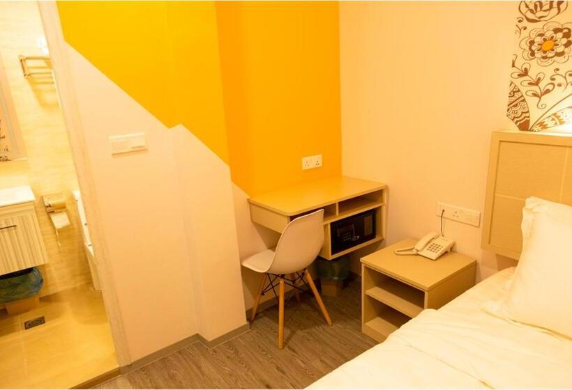 Номер Superior, The Crown Hotel Klia