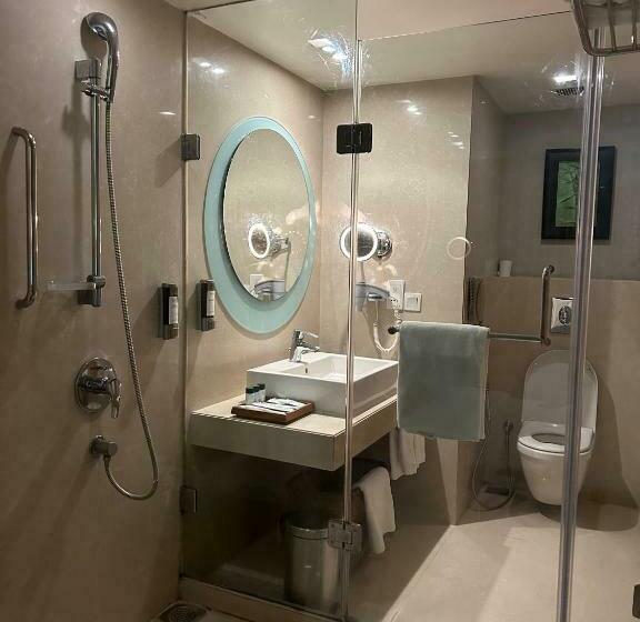 Номер Deluxe, Fortune Select Sg Highway, Ahmedabad   Member Itc S Hotel Group