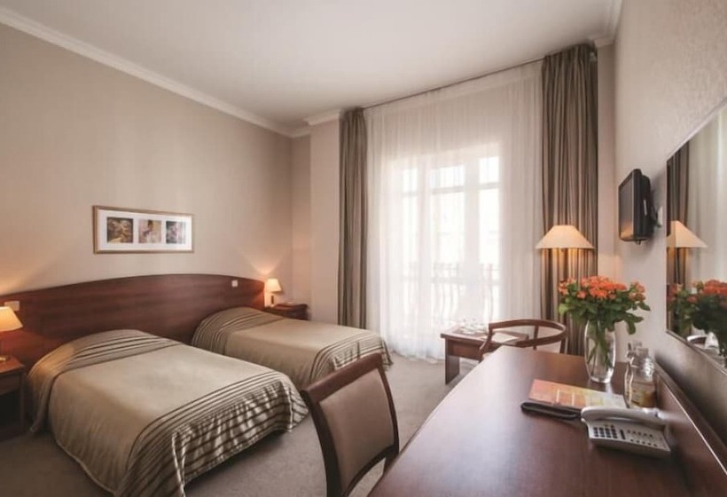 Номер Стандарт с Балконом, Heliopark Residence