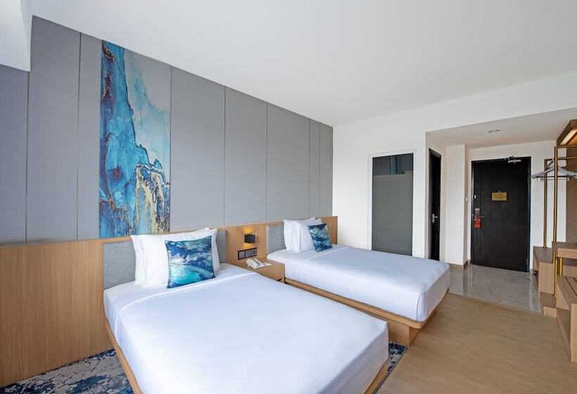 Номер Superior с Террасой, Oakwood Hotel & Apartments Taman Mini Jakarta