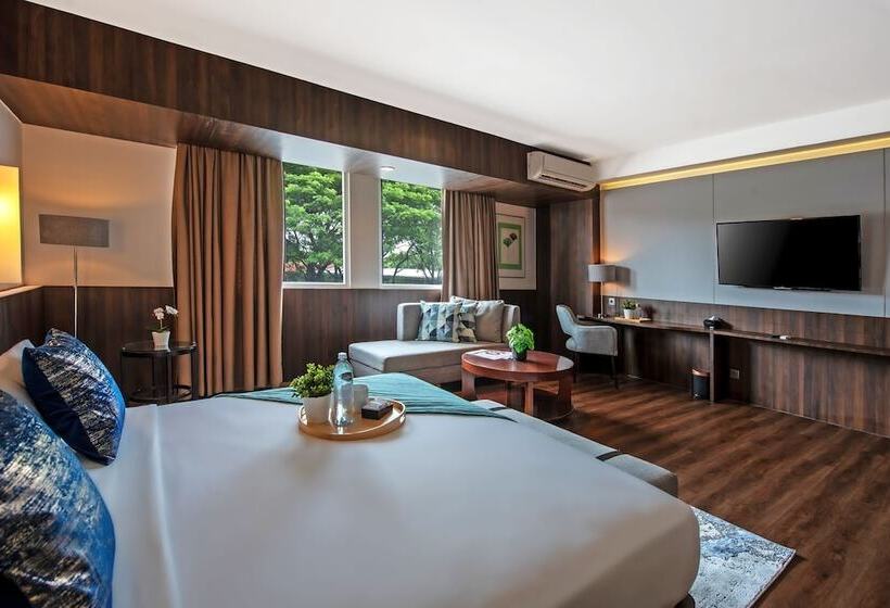 Люкс Повышенной Комфортности, Oakwood Hotel & Apartments Taman Mini Jakarta