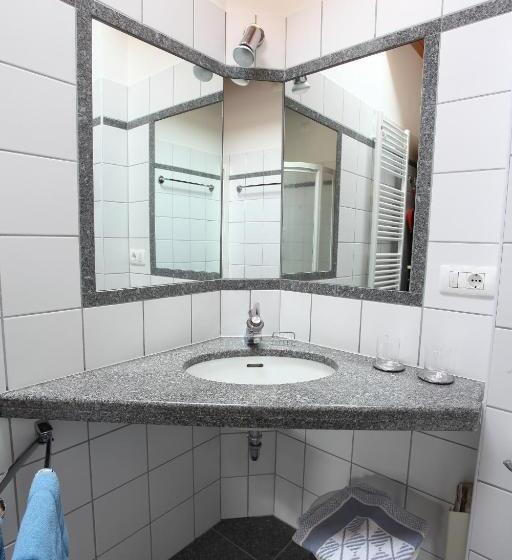 1 Bedroom Apartment Lake View, Al Trovante   Gardaslowemotion