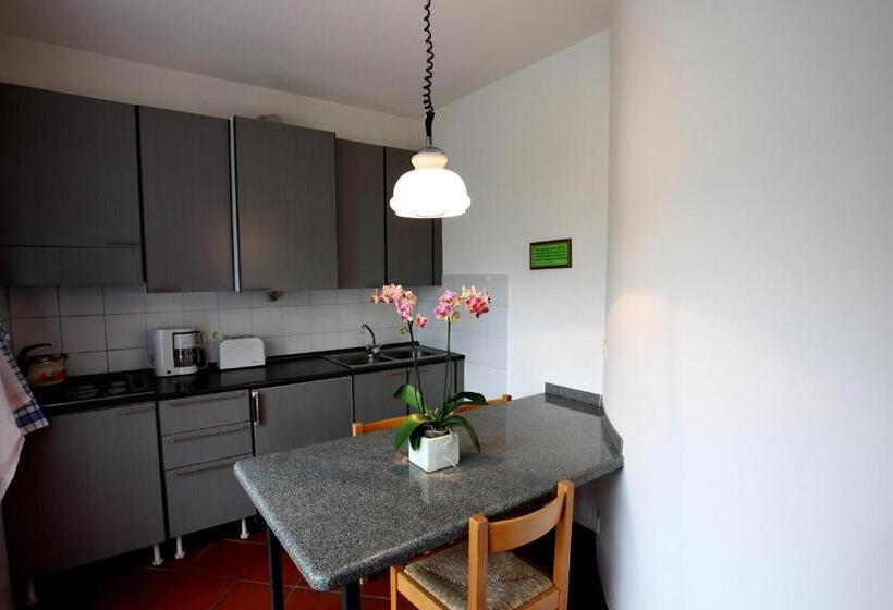 1 Bedroom Apartment Lake View, Al Trovante   Gardaslowemotion