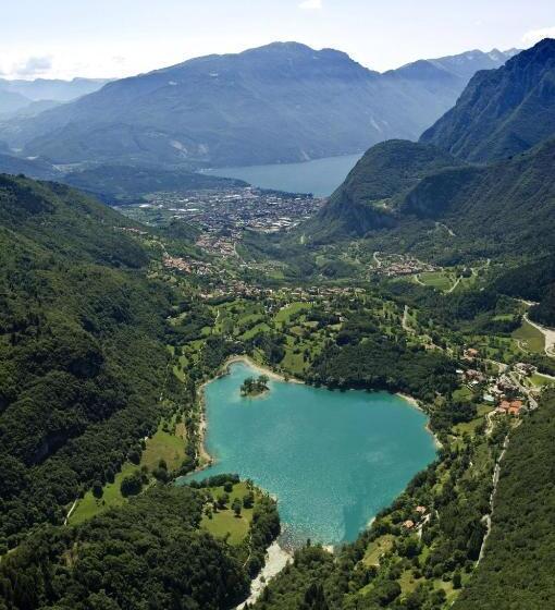 1 Bedroom Apartment Lake View, Al Trovante   Gardaslowemotion