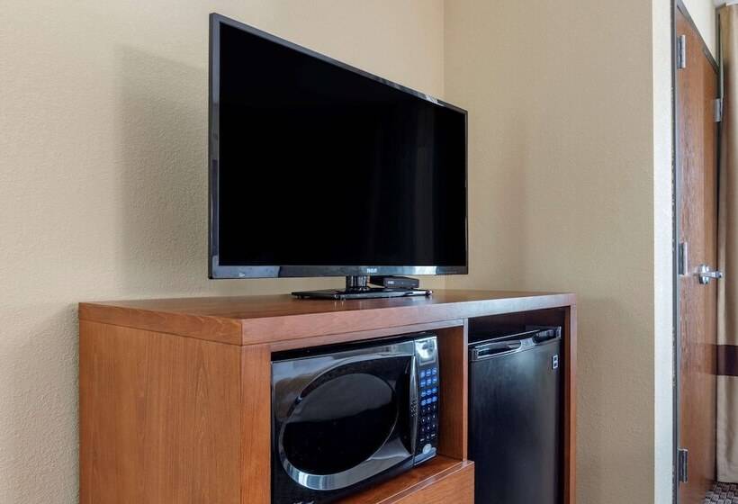 סוויטה, Comfort Suites Manhattan