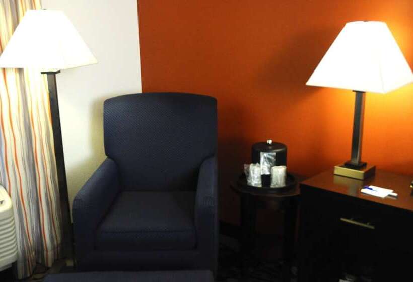 Номер Стандарт, Holiday Inn Express & Suites Greenfield, An Ihg