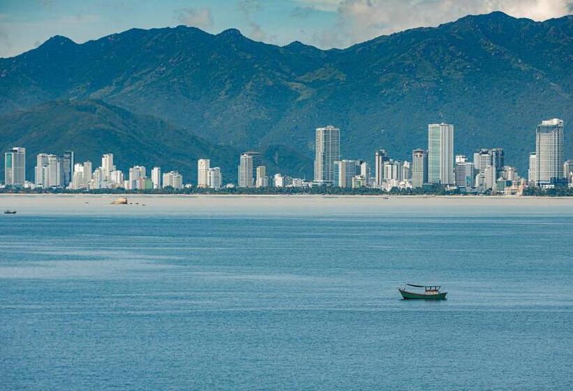 اتاق لوکس با چشم‌انداز دریا, Amiana Resort Nha Trang