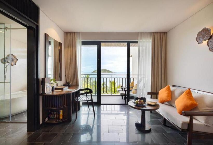 اتاق لوکس با چشم‌انداز دریا, Amiana Resort Nha Trang
