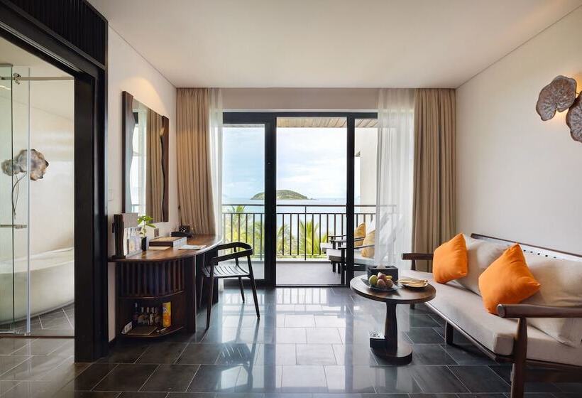 اتاق لوکس با چشم‌انداز دریا, Amiana Resort Nha Trang