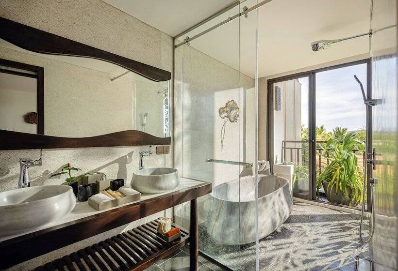 اتاق لوکس با چشم‌انداز باغ, Amiana Resort Nha Trang