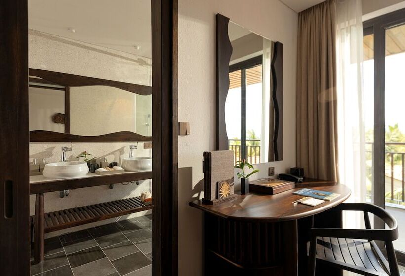 اتاق لوکس با چشم‌انداز باغ, Amiana Resort Nha Trang