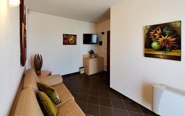Полулюкс с Балконом, Bolgheri Marina Resort Ex Varo Village