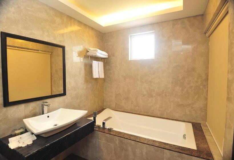 Premium Zimmer für 4 Personen, Hallmark Crown
