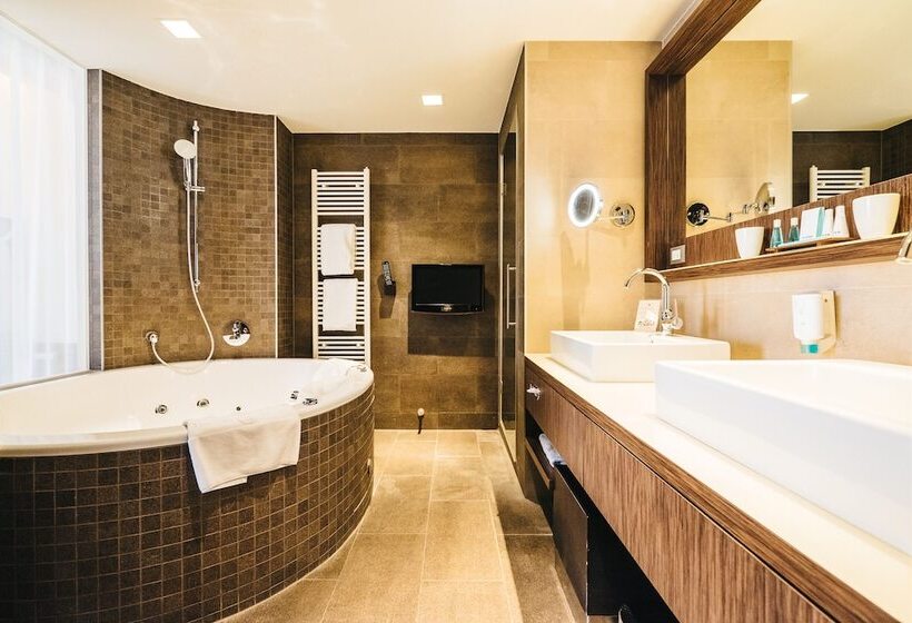 Полулюкс Вид на Озеро, St. Martins Therme & Lodge