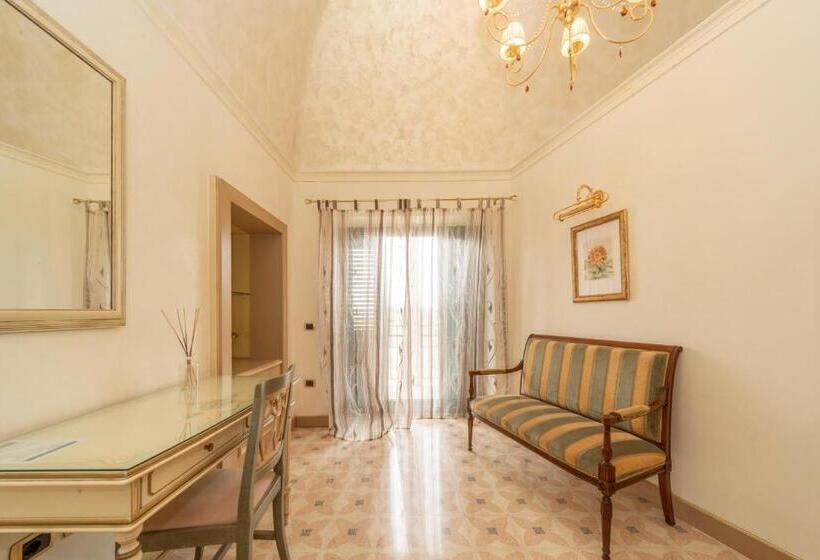 سوییت, Villa Rosa Antico