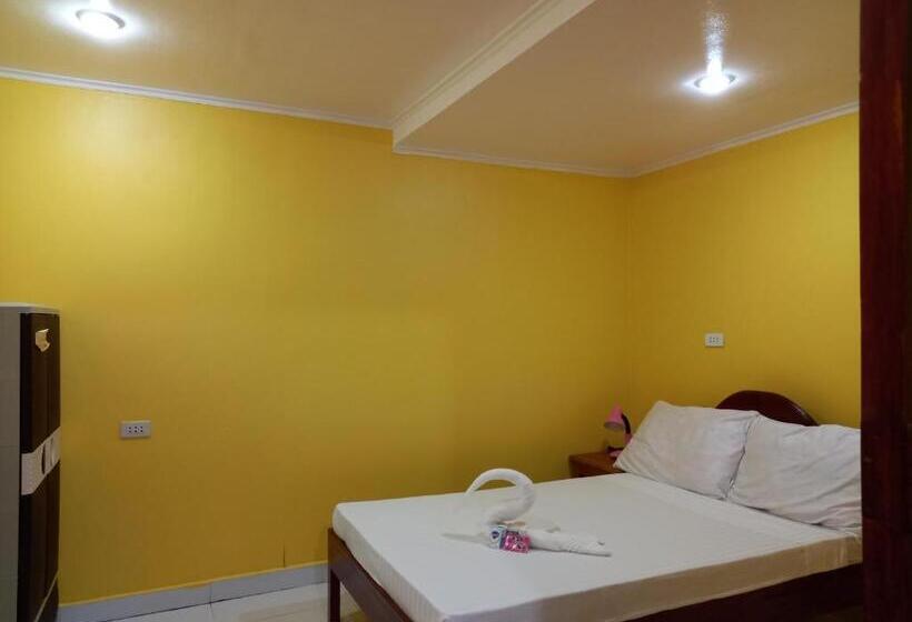 Номер Deluxe с Балконом, Chilly Beach Resort Palawan