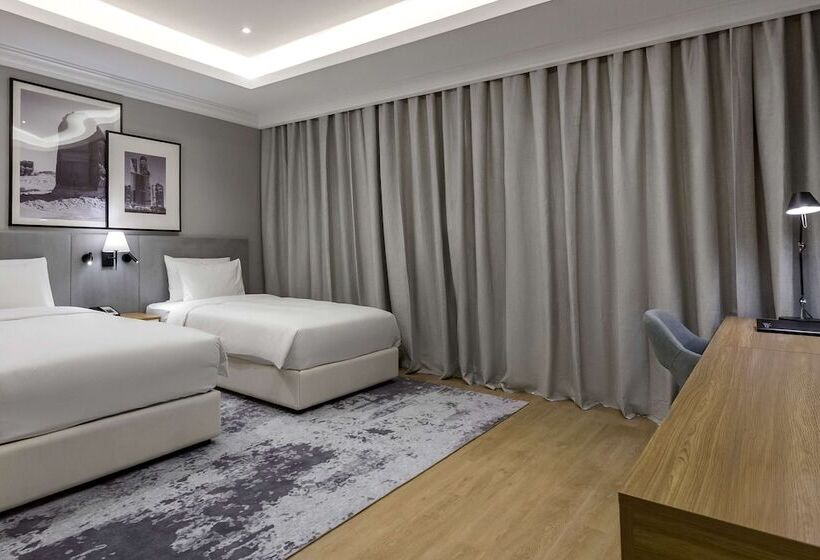 Люкс 2 Спальни, Radisson Hotel Riyadh Airport