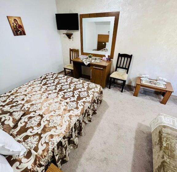 اتاق استاندارد سه نفره, Pensiunea Andias