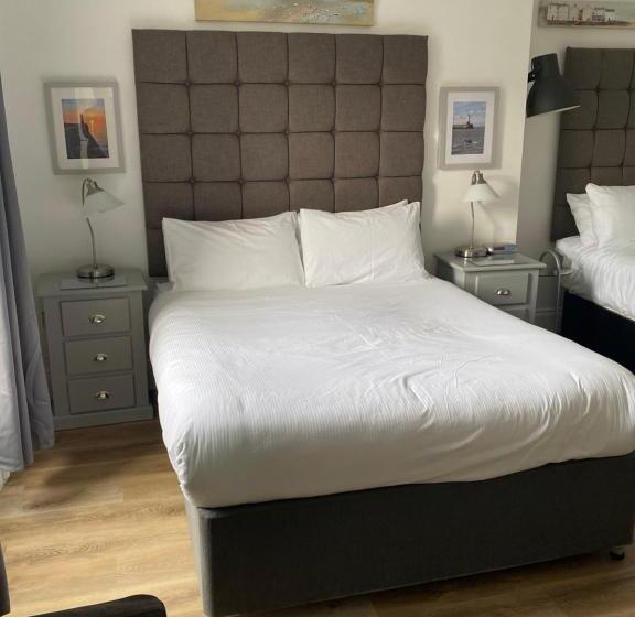 Номер Стандарт Трехместный, The Roxburgh Guest Accommodation