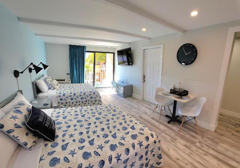 اتاق استاندارد با چشم‌انداز دریا, Satellite Motel